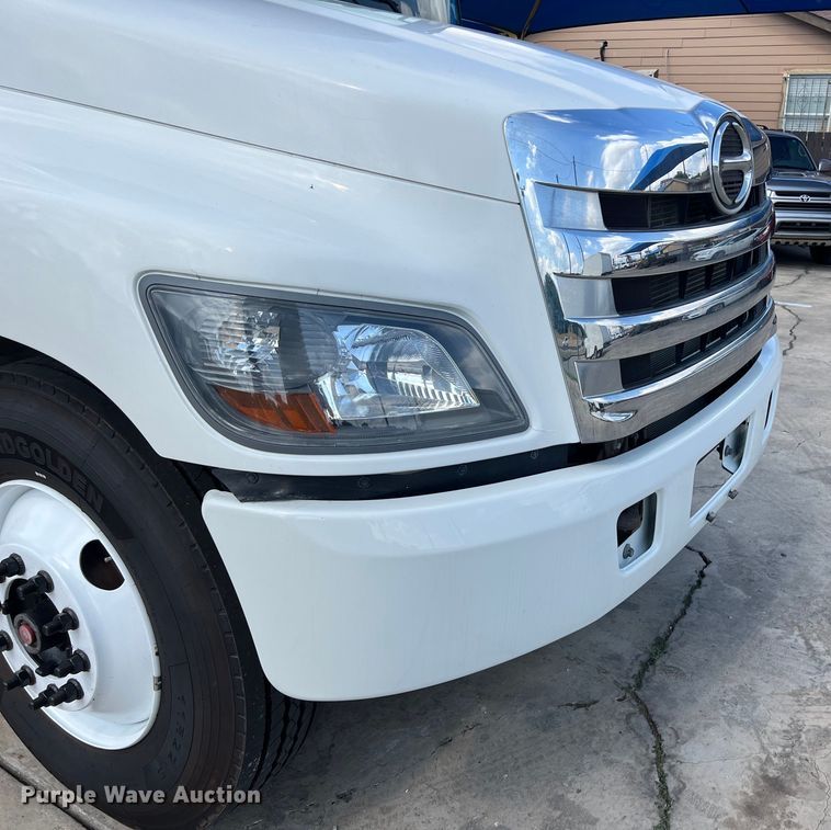 image for item LU9944 2019 Hino 268A box truck