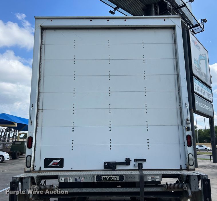 image for item LU9944 2019 Hino 268A box truck