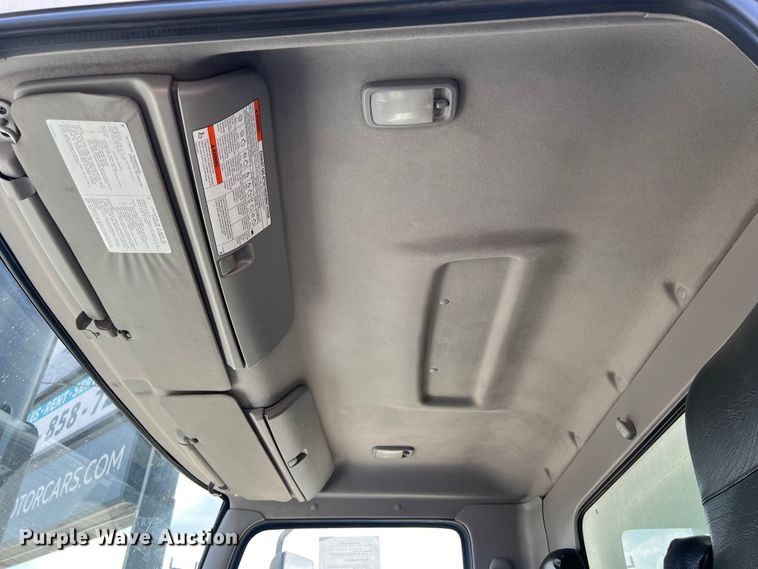 image for item LU9944 2019 Hino 268A box truck