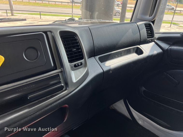 image for item LU9944 2019 Hino 268A box truck