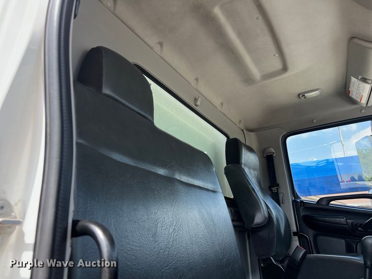 image for item LU9944 2019 Hino 268A box truck