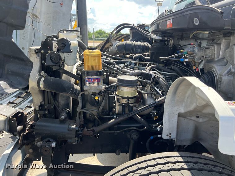 image for item LU9944 2019 Hino 268A box truck