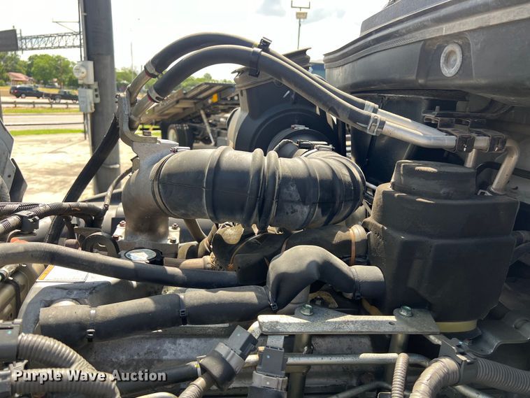 image for item LU9944 2019 Hino 268A box truck