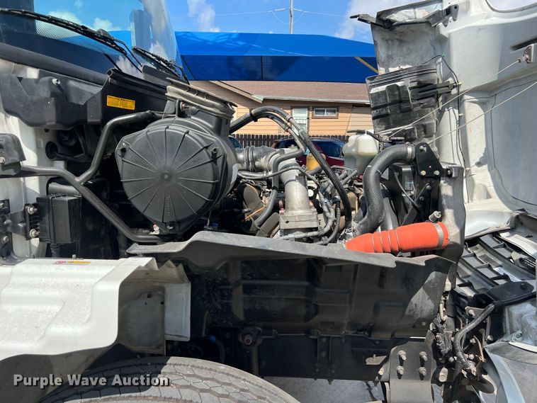 image for item LU9944 2019 Hino 268A box truck