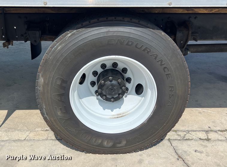 image for item LU9944 2019 Hino 268A box truck