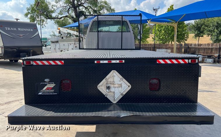 image for item LU9945 1996 GMC TopKick flatbed truck