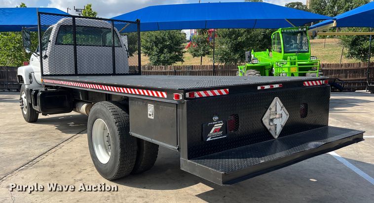 image for item LU9945 1996 GMC TopKick flatbed truck