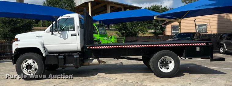 image for item LU9945 1996 GMC TopKick flatbed truck