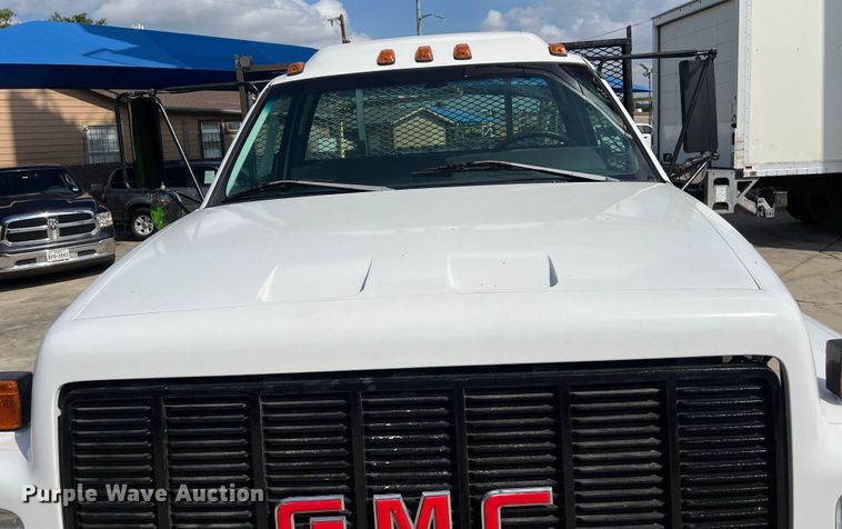 image for item LU9945 1996 GMC TopKick flatbed truck