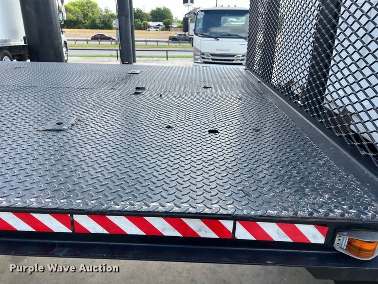 image for item LU9945 1996 GMC TopKick flatbed truck