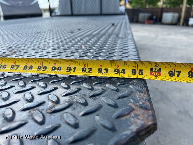 image for item LU9945 1996 GMC TopKick flatbed truck