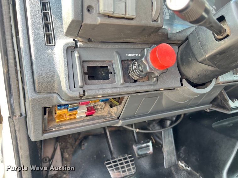 image for item LU9945 1996 GMC TopKick flatbed truck