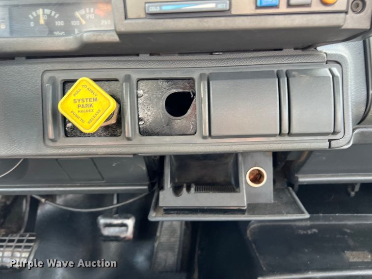 image for item LU9945 1996 GMC TopKick flatbed truck