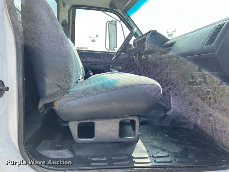 image for item LU9945 1996 GMC TopKick flatbed truck