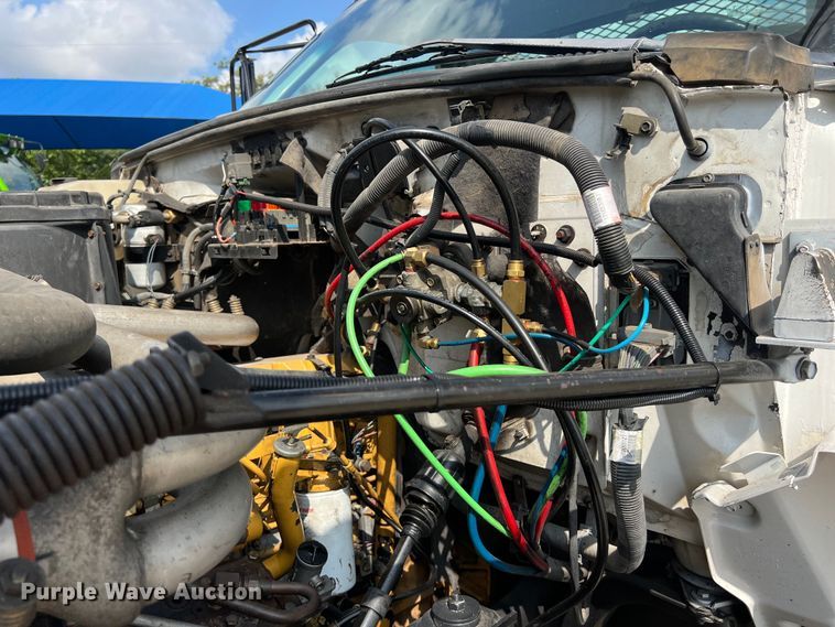 image for item LU9945 1996 GMC TopKick flatbed truck