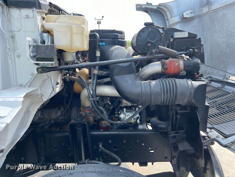 image for item LU9945 1996 GMC TopKick flatbed truck