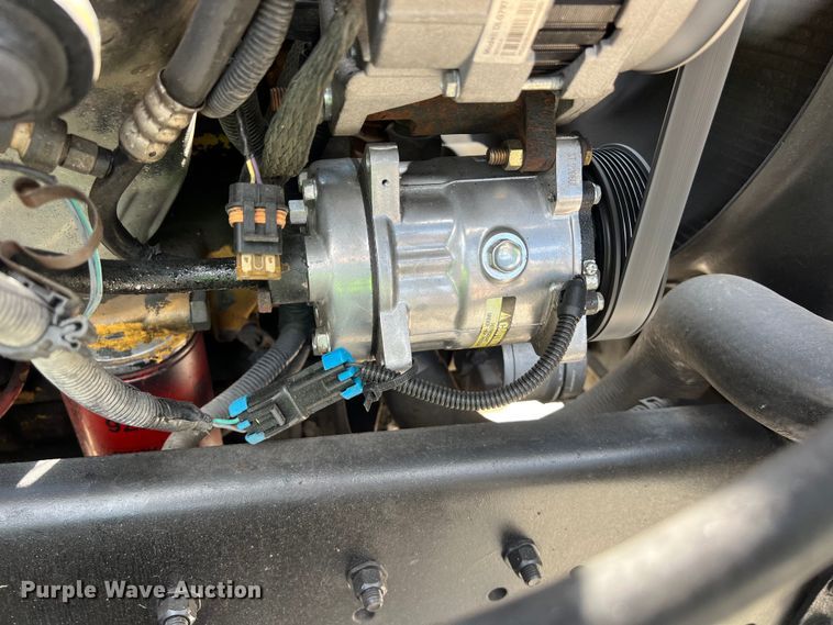 image for item LU9945 1996 GMC TopKick flatbed truck