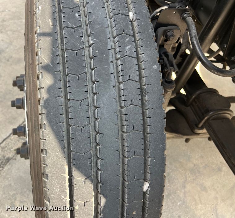 image for item LU9945 1996 GMC TopKick flatbed truck