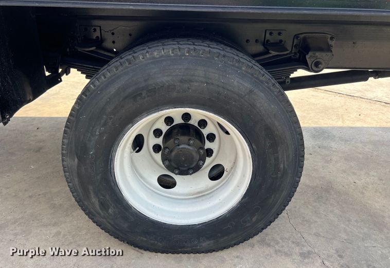 image for item LU9945 1996 GMC TopKick flatbed truck