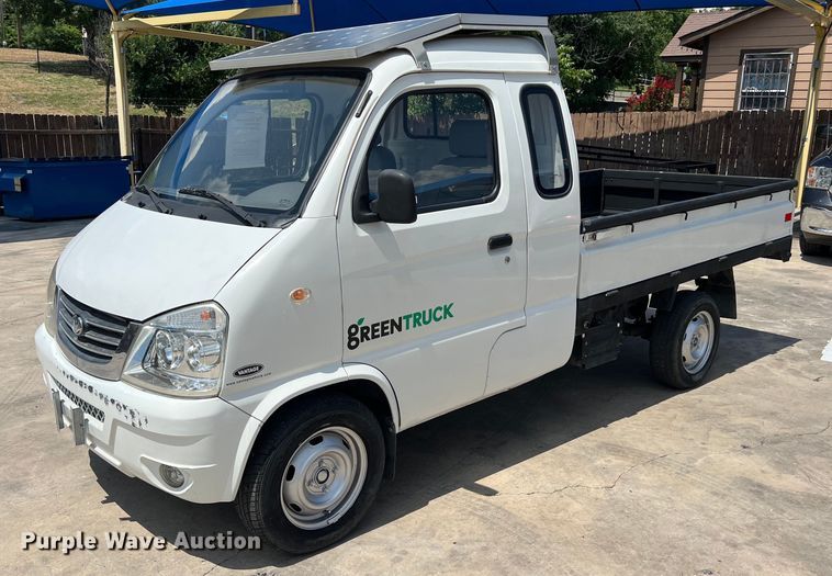 image for item LU9946 2012 Vantage EV 1000 mini truck