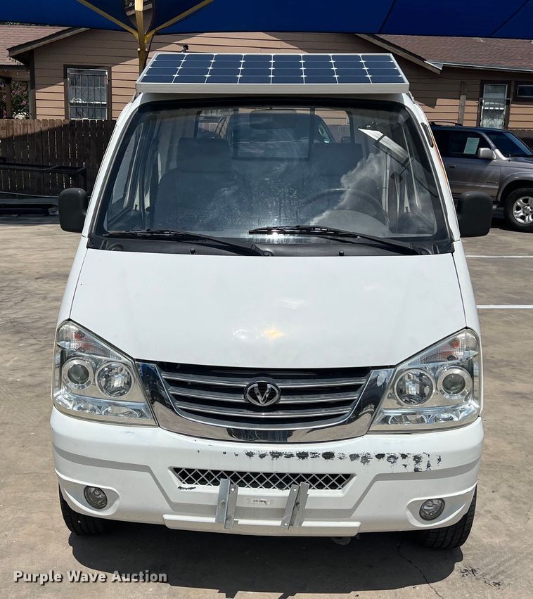 image for item LU9946 2012 Vantage EV 1000 mini truck