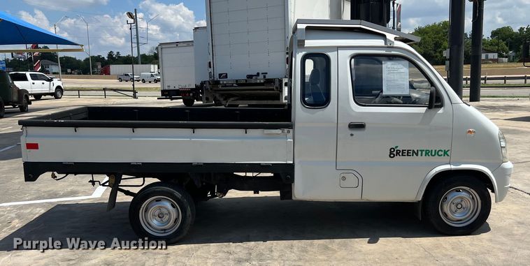 image for item LU9946 2012 Vantage EV 1000 mini truck