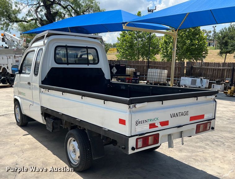 image for item LU9946 2012 Vantage EV 1000 mini truck