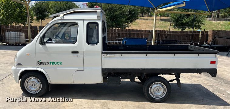 image for item LU9946 2012 Vantage EV 1000 mini truck