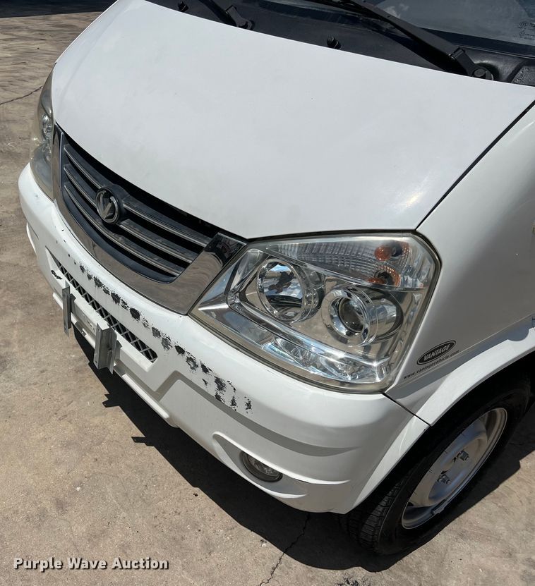 image for item LU9946 2012 Vantage EV 1000 mini truck