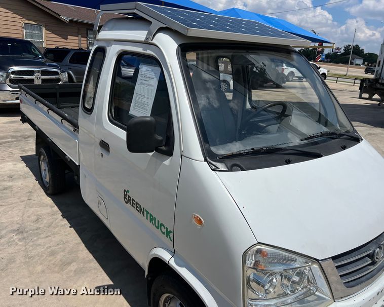 image for item LU9946 2012 Vantage EV 1000 mini truck