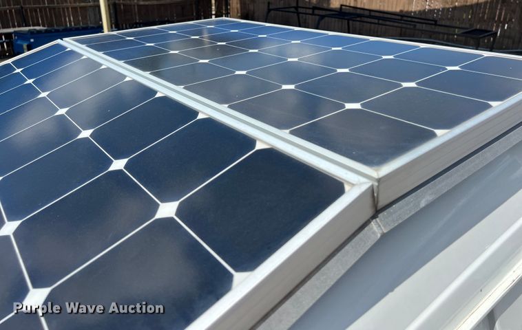 image for item LU9946 2012 Vantage EV 1000 mini truck