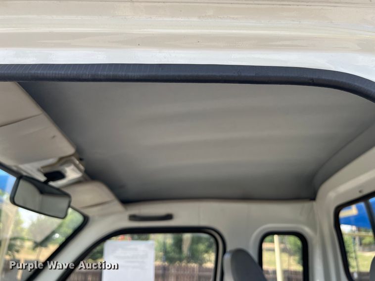 image for item LU9946 2012 Vantage EV 1000 mini truck