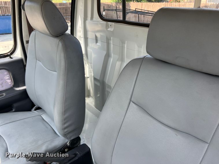 image for item LU9946 2012 Vantage EV 1000 mini truck