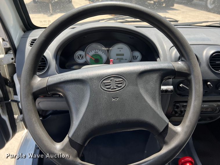 image for item LU9946 2012 Vantage EV 1000 mini truck