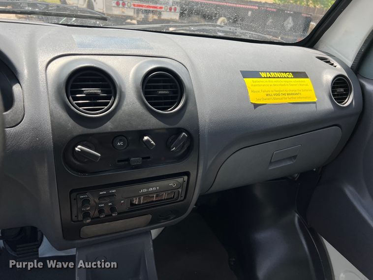 image for item LU9946 2012 Vantage EV 1000 mini truck