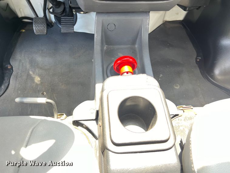 image for item LU9946 2012 Vantage EV 1000 mini truck