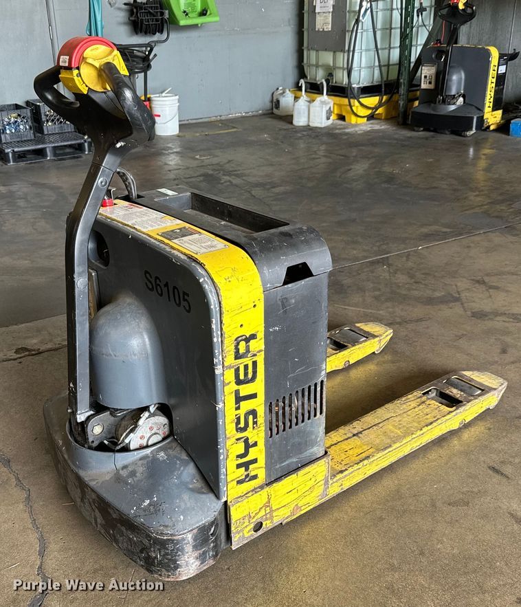 image for item MU9790 Hyster W40Z Pallet jack
