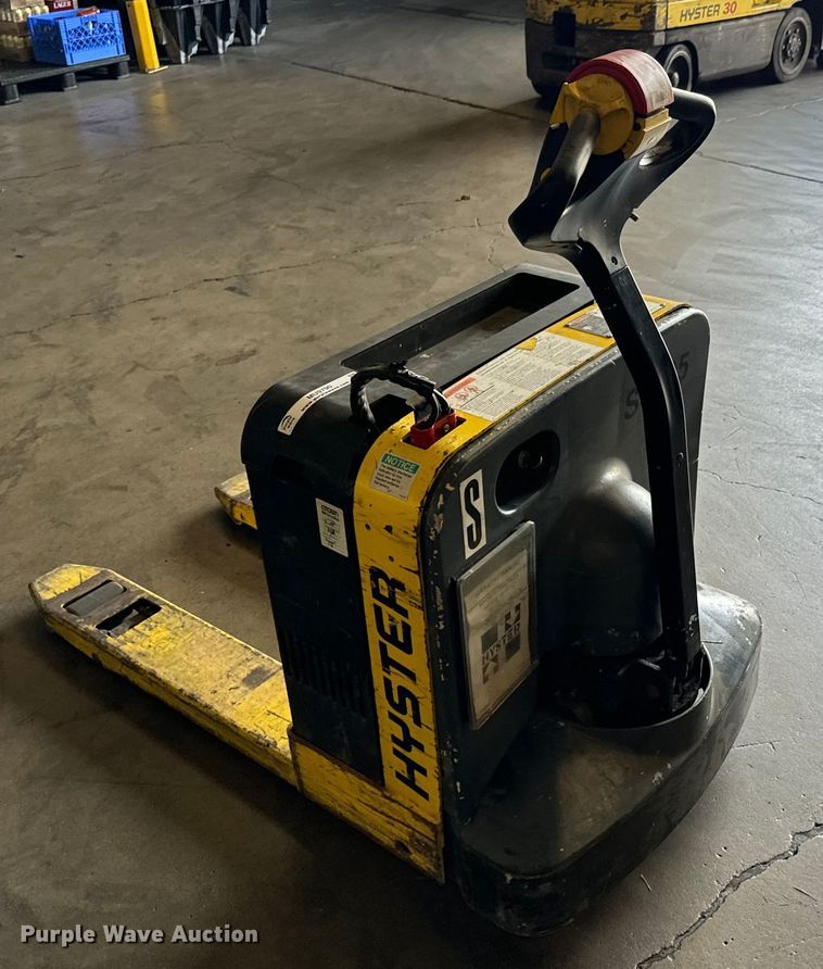 image for item MU9790 Hyster W40Z Pallet jack