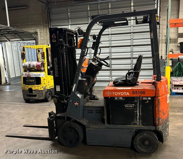 image for item MU9791 Toyota 7FBCU25 Forklift