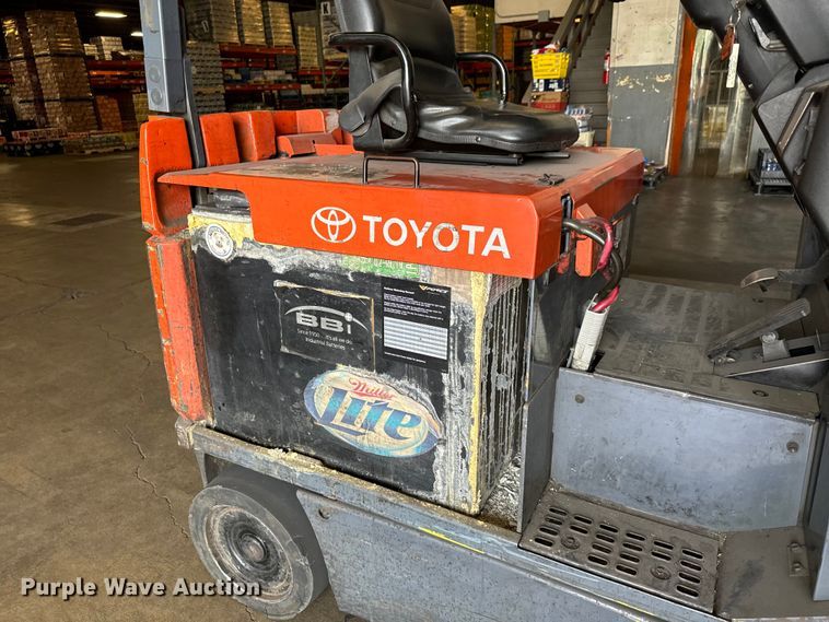 image for item MU9791 Toyota 7FBCU25 Forklift