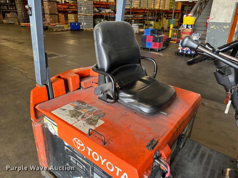 image for item MU9791 Toyota 7FBCU25 Forklift