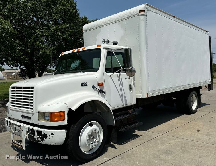 image for item MU9792 1995 International  4700 box truck