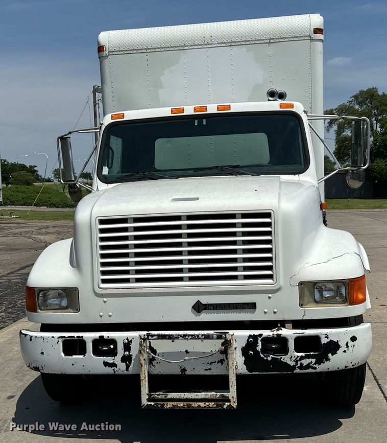 image for item MU9792 1995 International  4700 box truck
