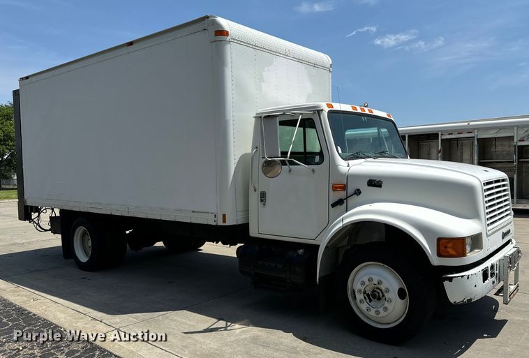 image for item MU9792 1995 International  4700 box truck