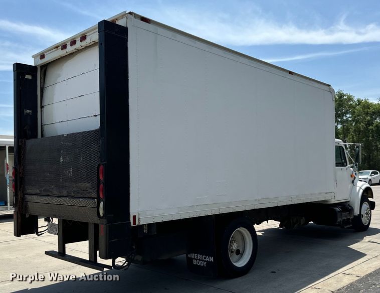 image for item MU9792 1995 International  4700 box truck