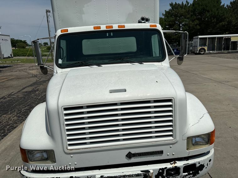 image for item MU9792 1995 International  4700 box truck