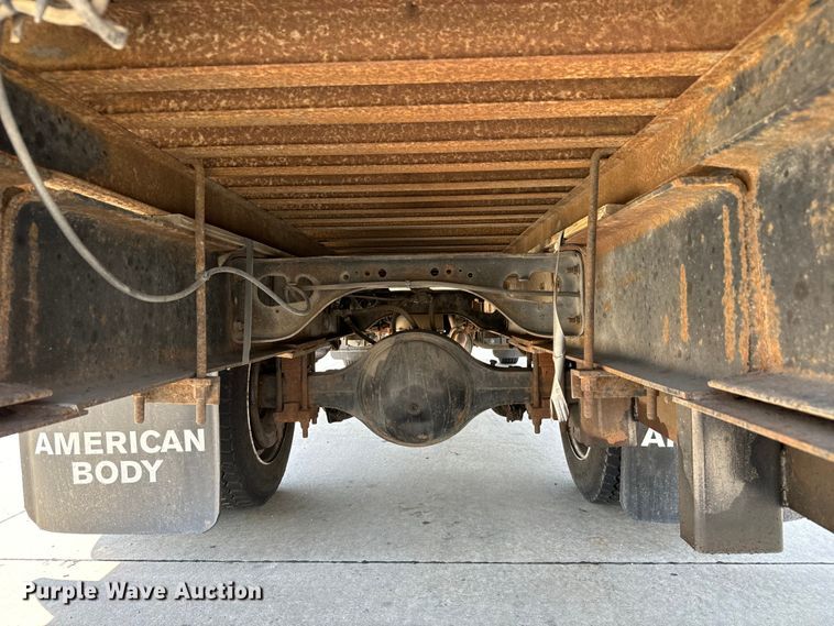 image for item MU9792 1995 International  4700 box truck