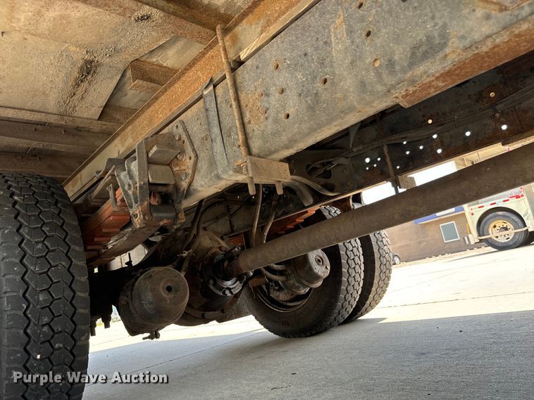 image for item MU9792 1995 International  4700 box truck