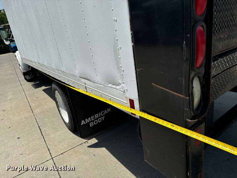 image for item MU9792 1995 International  4700 box truck