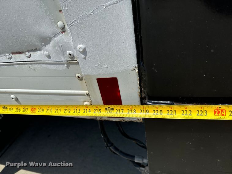 image for item MU9792 1995 International  4700 box truck